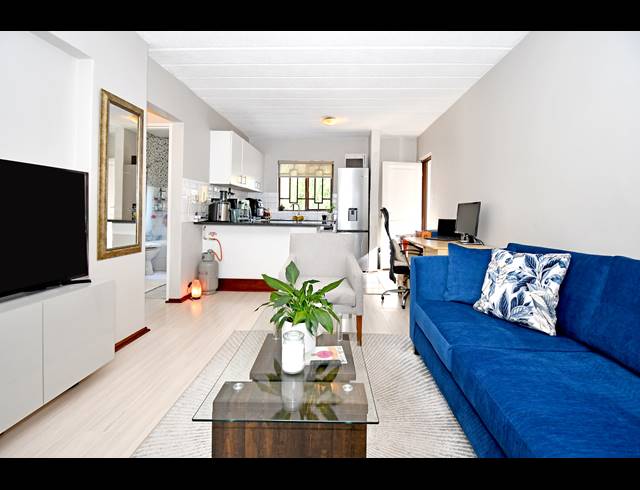 1 BEDROOM APARTMENT FOR SALE IN CRAIGHALL
